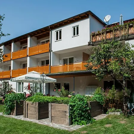 Zajazd Weisses Roessl, In Der Wachau