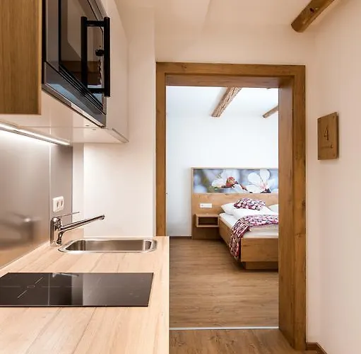 Weisses Roessl, In Der Wachau Mühldorf