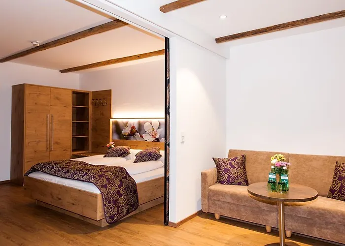 Weisses Roessl, In Der Wachau Mühldorf